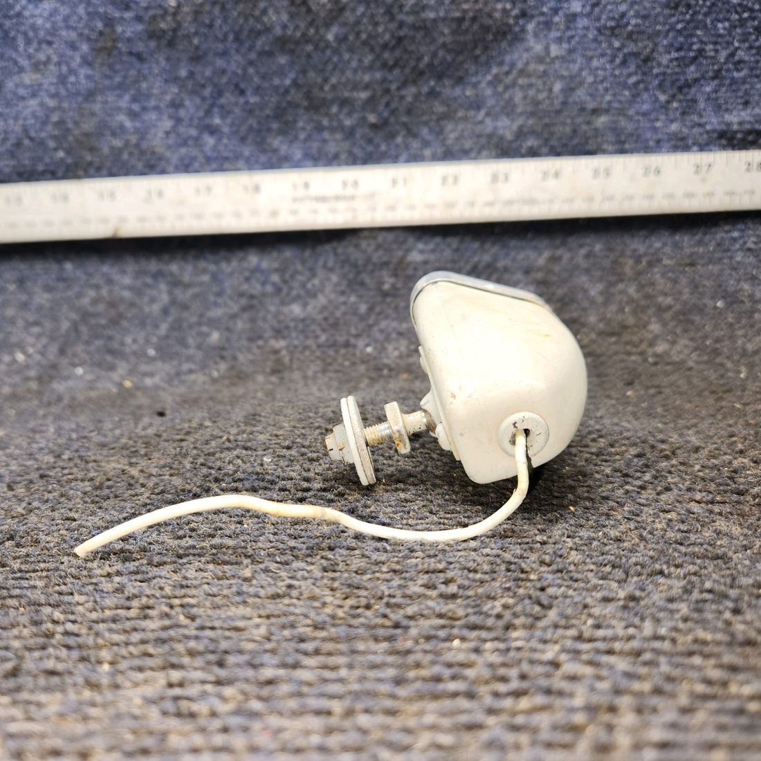 Used aircraft parts for sale, 1470089-10-532 Cessna 182G Map Light Assembly with Mount