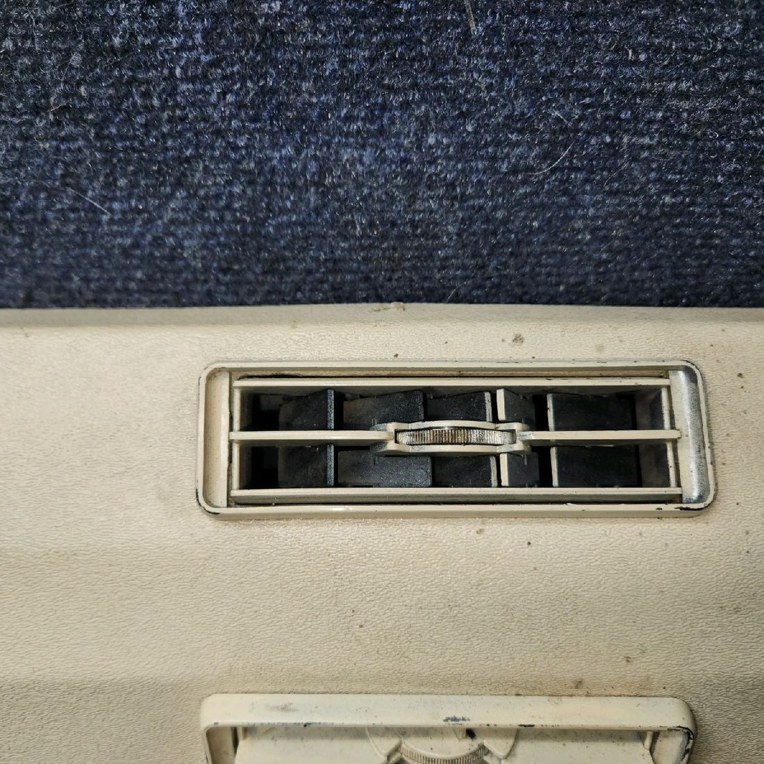 Used aircraft parts for sale, 76307-007 piper PA-28-181 Center Fresh Air Vent Duct