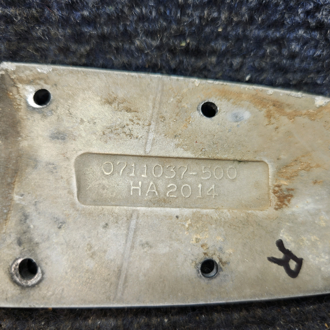 Used aircraft parts for sale, 0711037-18, 0711037-20 Cessna 182G Cabin Door Hinge Assy Lower RH
