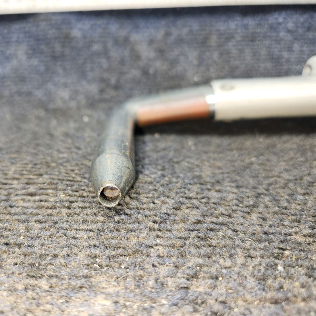 Used aircraft parts for sale, 50-384040 BEECHCRAFT 95-55B Pitot Tube Assembly – Heated 28 Volts