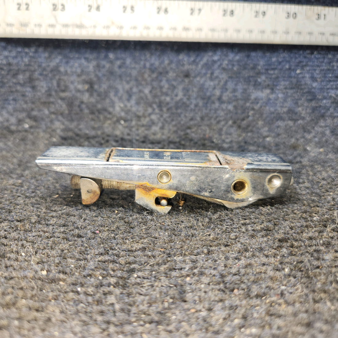 Used aircraft parts for sale, 60384013 Beechcraft 95-55B Nose Baggage Door Latch Assembly