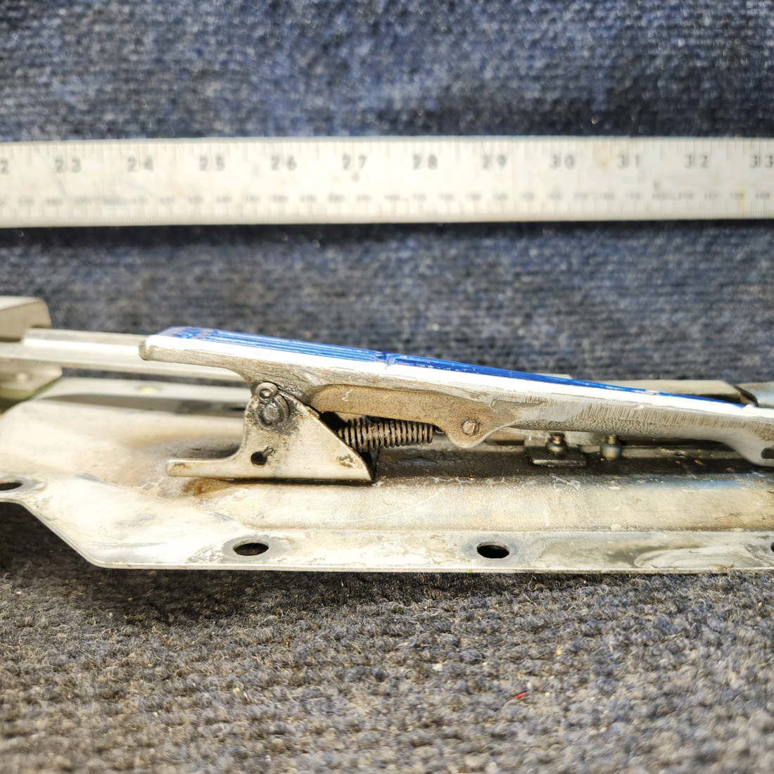 Used aircraft parts for sale, 0711061-6 Cessna 182G Cabin Door Latch Assembly LH