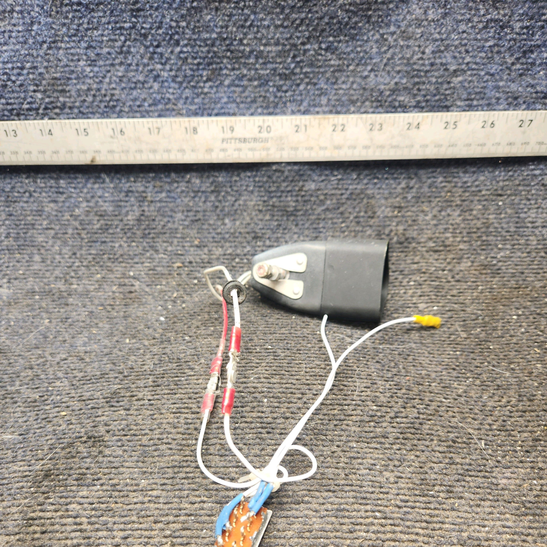 Used aircraft parts for sale, 1470089-14 cessna 172N Map Light Assembly