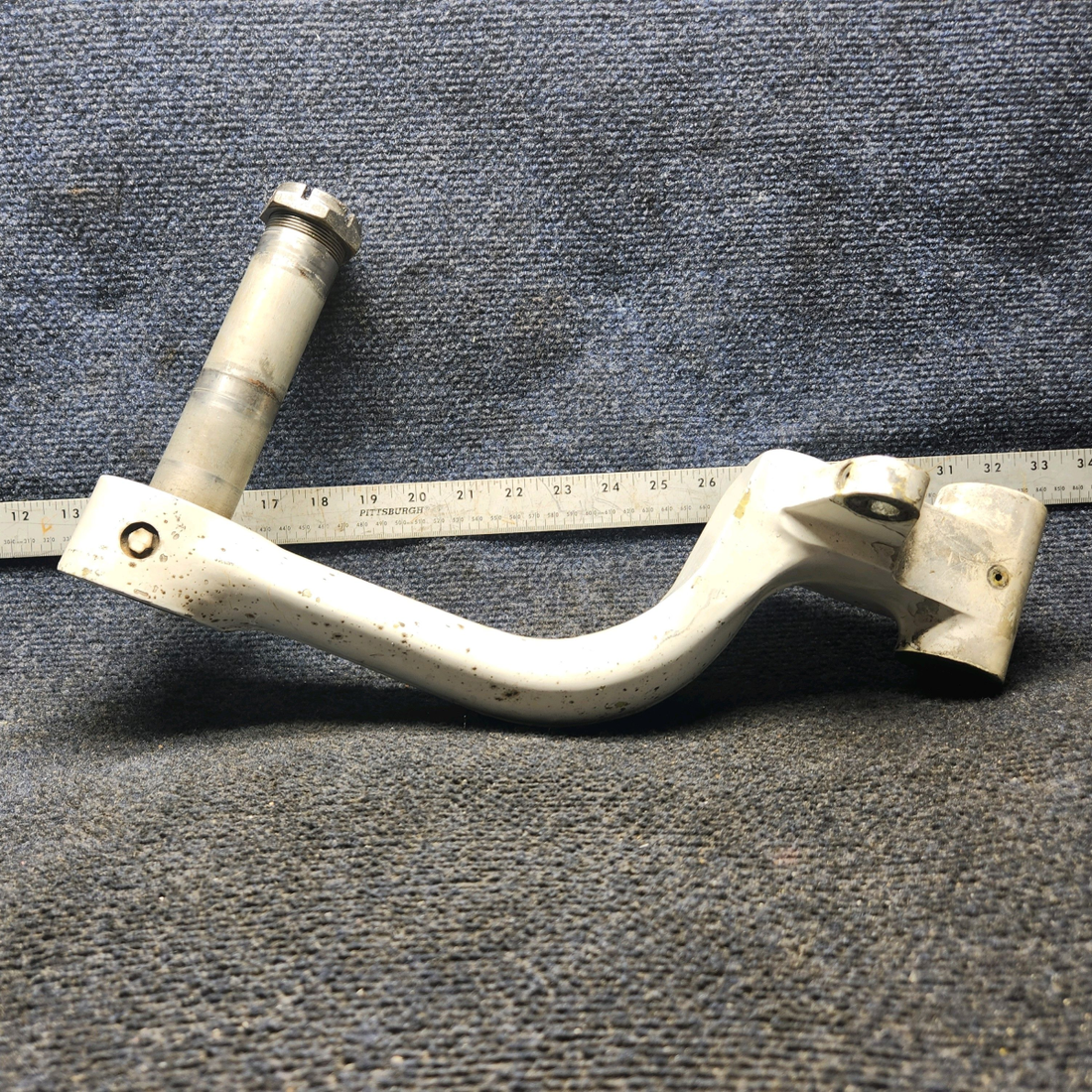 Used aircraft parts for sale, 169-810000-613 Beechcraft C23 SUNDOWNER Nose/Main Landing Gear Fork and Axle Assembly - LH