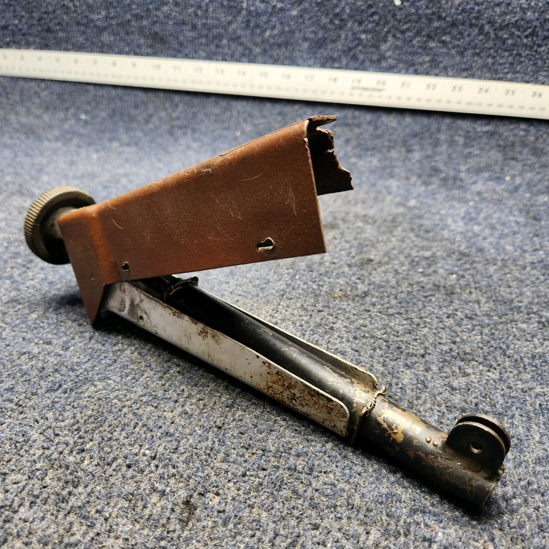 Used aircraft parts for sale, 62829-003 PIPER PA28-140 RUDDER TRIM SHAFT ASSY