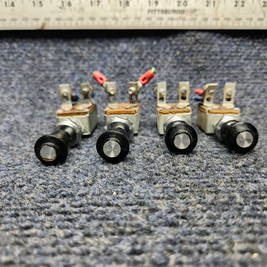 Used aircraft parts for sale, 0713026-4 CESSNA 172K PUSH PULL SWITCH ASSEMBLY "PRICE PER EACH"