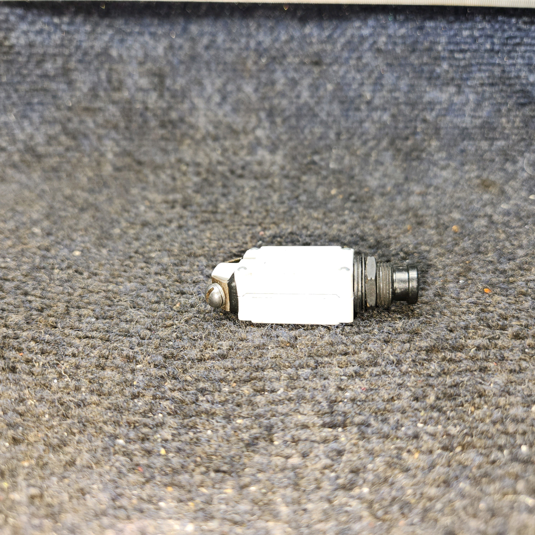 Used aircraft parts for sale, 7277-2-10 klixon 7274-2 PIPER PA-24-250 Circuit Breaker 10 AMP - Price per each