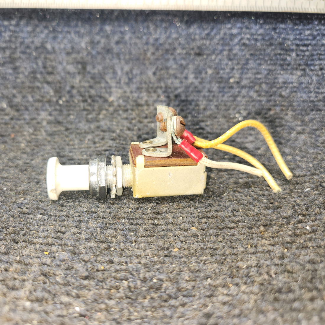 Used aircraft parts for sale, 0713026-4 Cessna 172 Push/Pull (OFF/ON) Switch