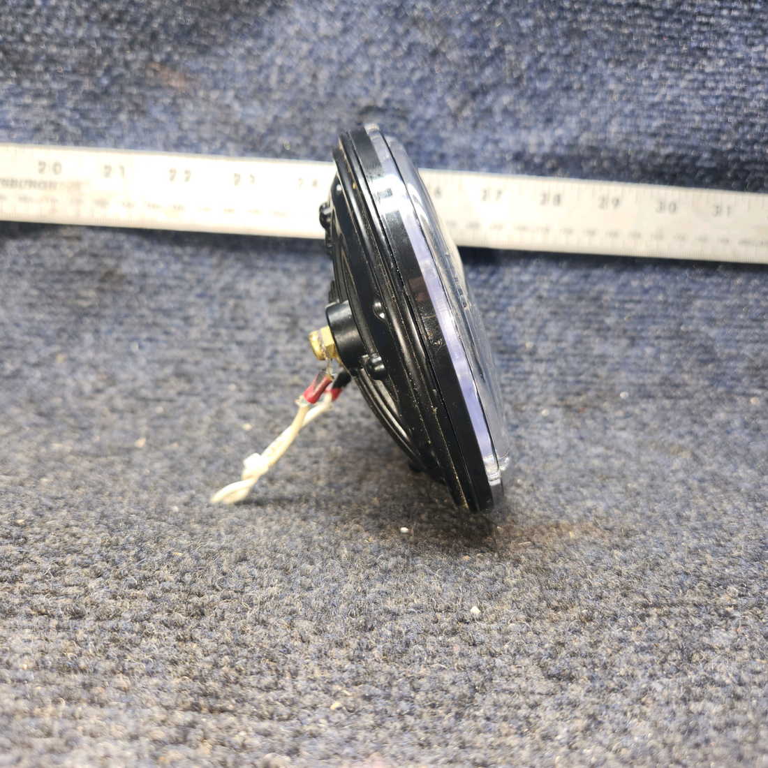 Used aircraft parts for sale, 01-0771424-20 WHELEN PLED2L BEECHCRAFT 95-55B Landing Light  - LED  28V