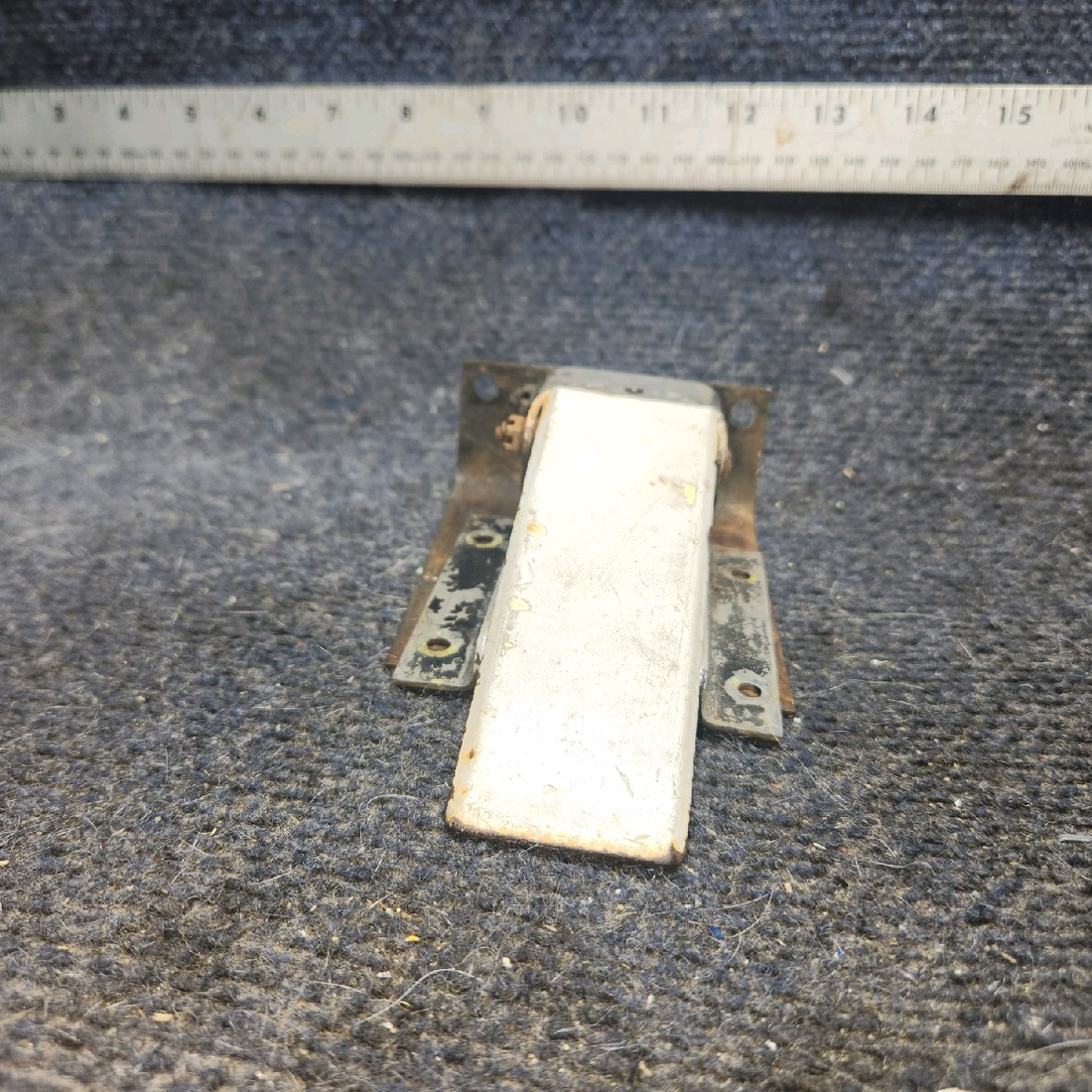 Used aircraft parts for sale, 79515-007, 79515-035, 79532-002 piper PA-28-181 Cabin Door Latch