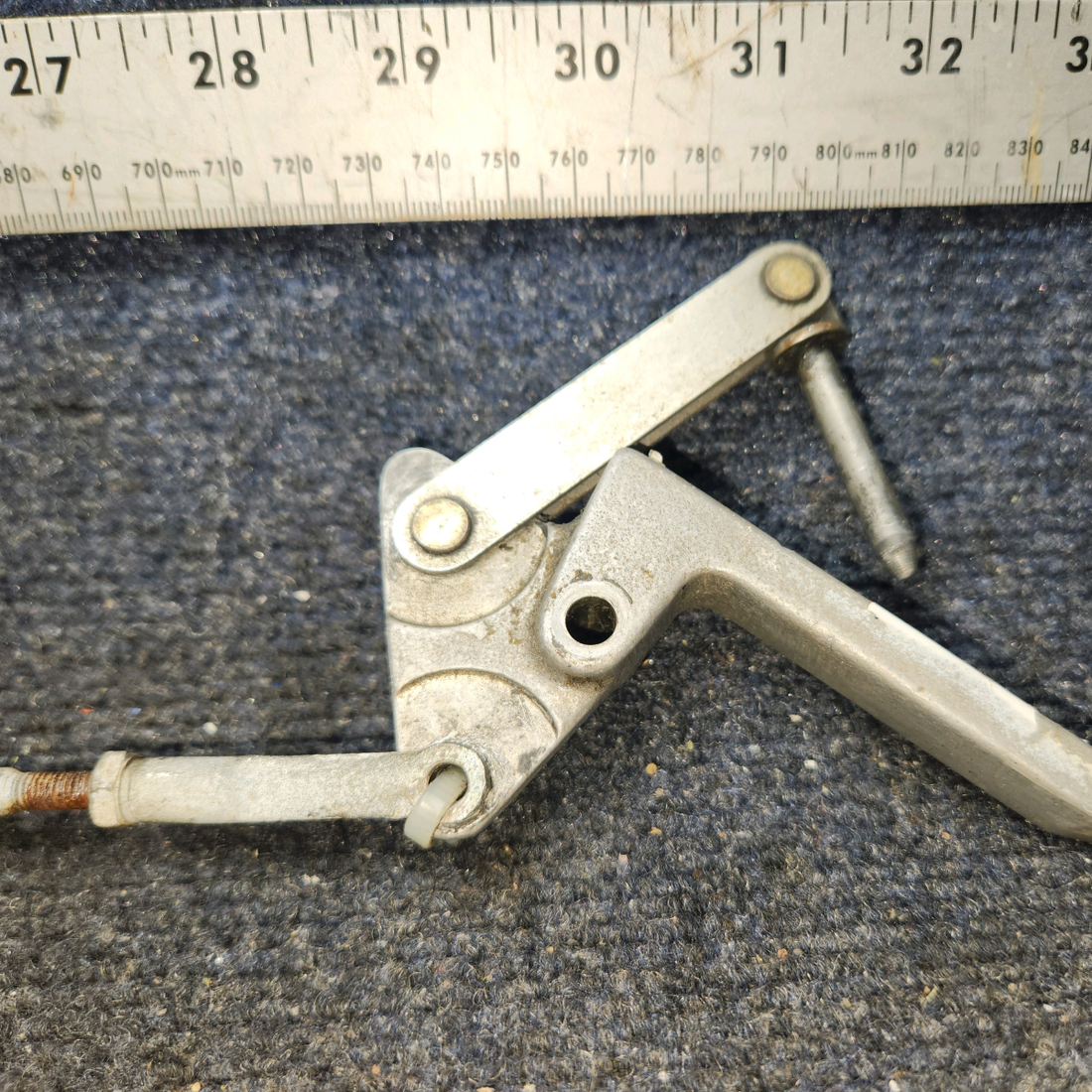 Used aircraft parts for sale, 68976-000 Piper PA32RT-300 Aft Latch Assy Cargo Door