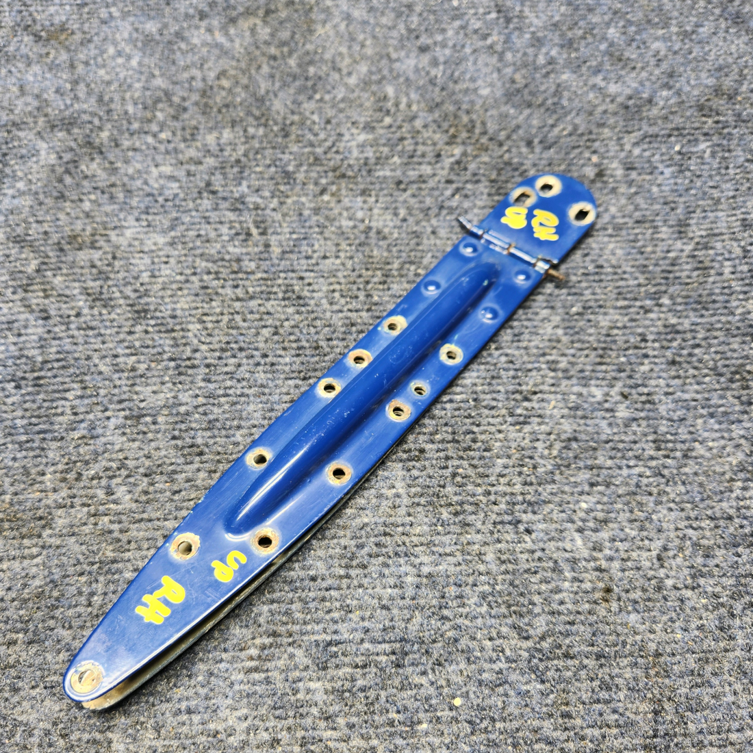 Used aircraft parts for sale, 0511280-2,  0511237-2 CESSNA C172RG CABIN DOOR UPPER HINGE ASSEMBLY RH