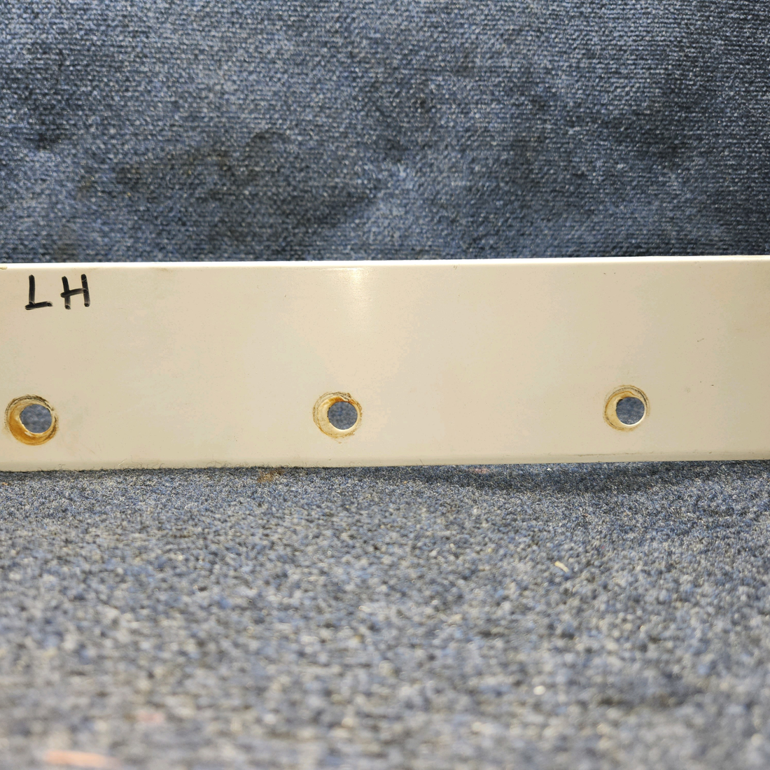 Used aircraft parts for sale, 0426003-18 Cessna C-150J Wing Fairing Assy LH