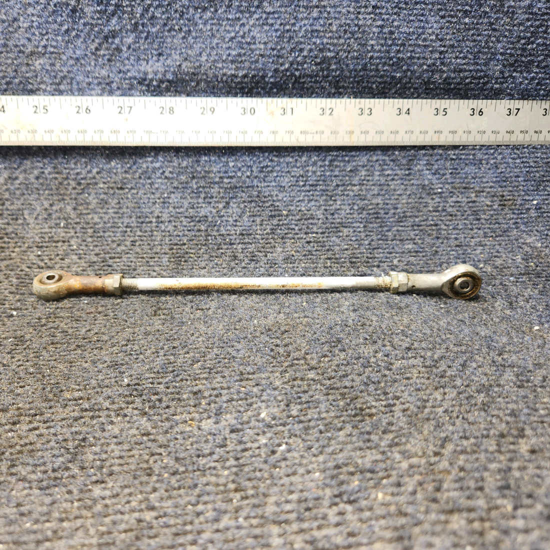 Used aircraft parts for sale, 0523218-2 Cessna 172E Aileron Push Pull Rod Assembly
