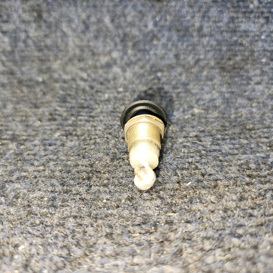 Used aircraft parts for sale, A‑7165‑4 GRIMES BEECHCRAFT 95-55B Panel Light  24 Volt - Price per Each