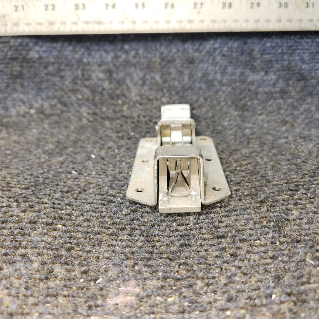 Used aircraft parts for sale, 472-077 Piper PA32RT-300 Baggage Door Trigger-Action Latch