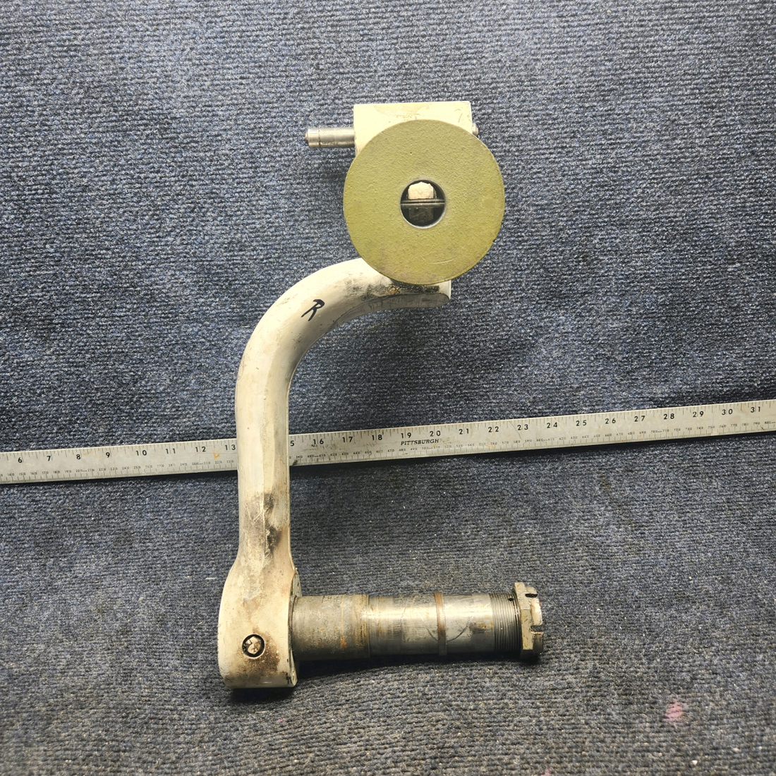 Used aircraft parts for sale, 169-810000-608 Beechcraft A23A Musketeer Custom III MAIN GEAR FORK WITH AXLE RH