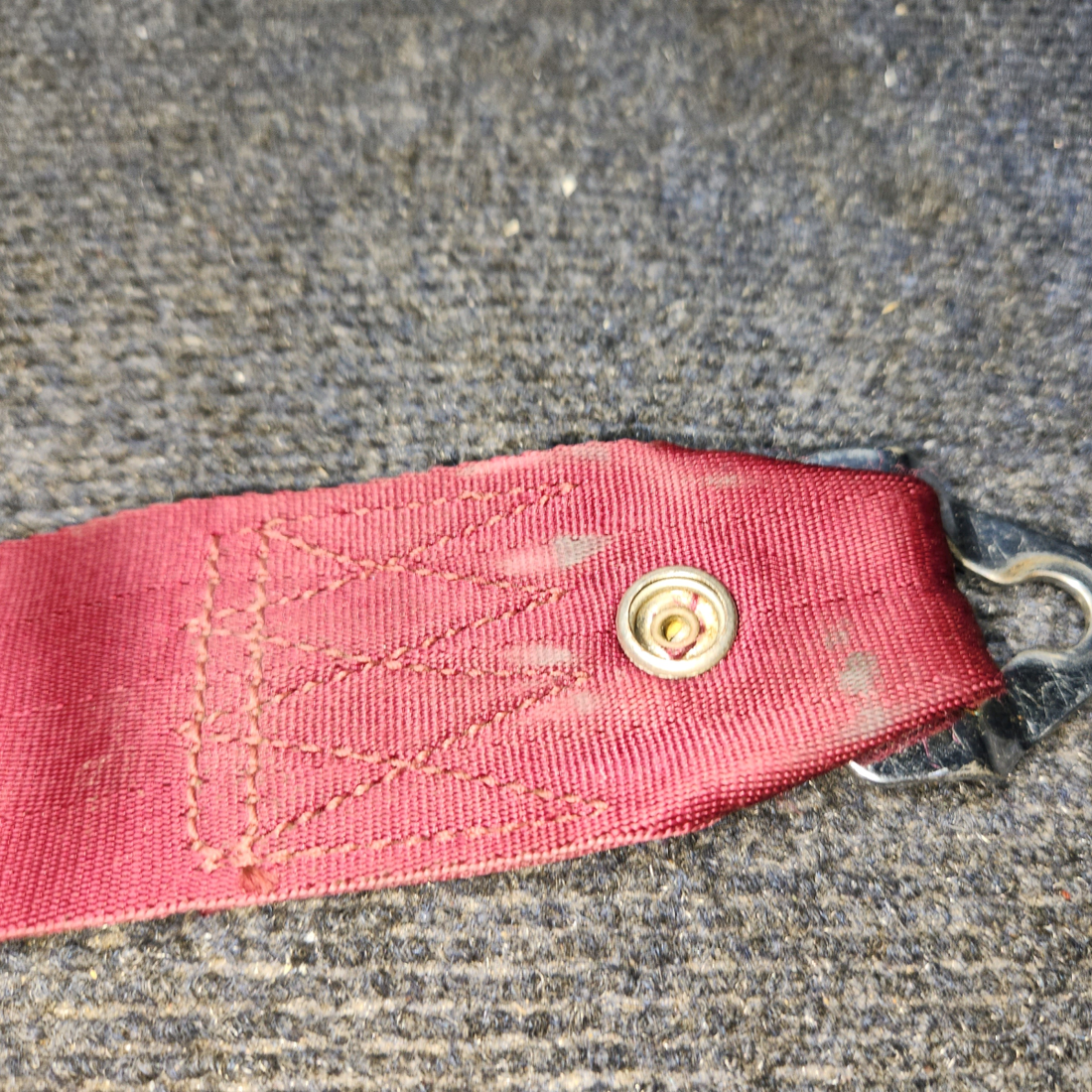 Used aircraft parts for sale, PS50039-4-16 Piper PA32RT-300 Forward Shoulder Belt with Inertia Reel
