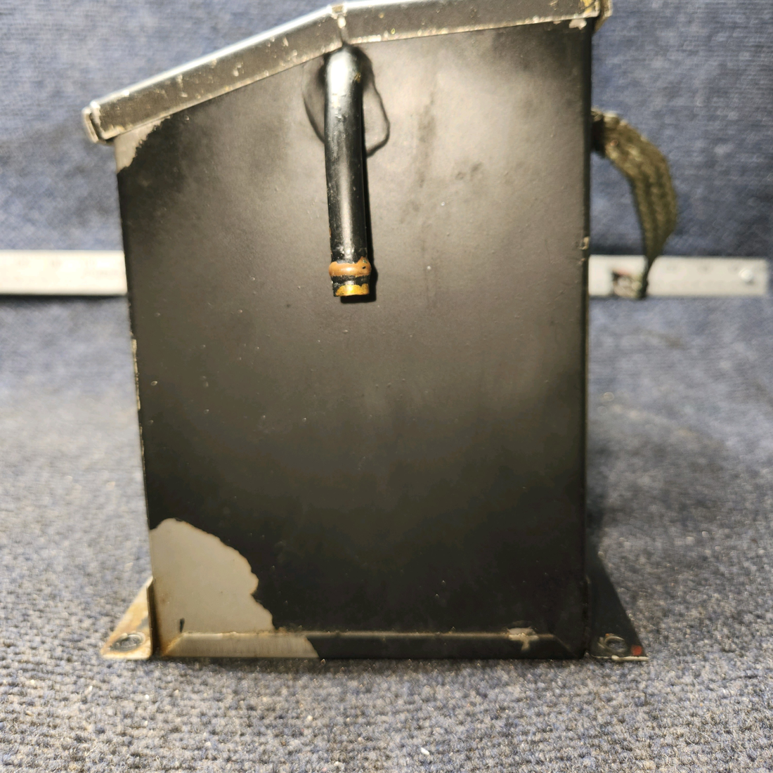 Used aircraft parts for sale, 63888-000 / 63977-000 Piper PA28-140 Battery Box Assembly W/ Lid