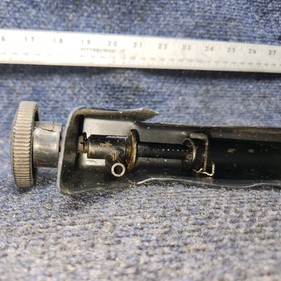 Used aircraft parts for sale, 62829-000 PIPER PA28-140 Rudder Trim Shaft Assy