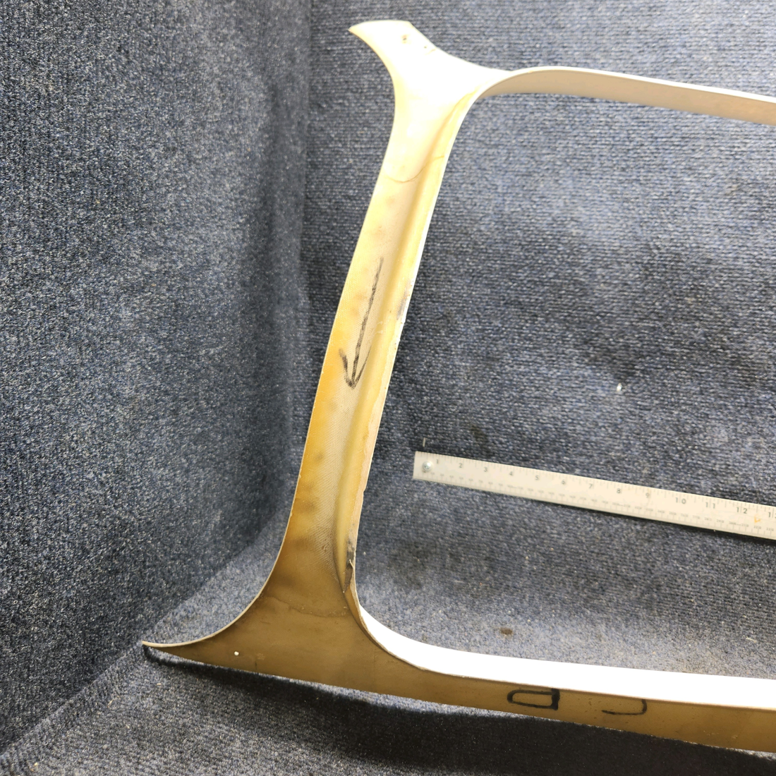 Used aircraft parts for sale, 95-420015-94 BEECHCRAFT 95-55B Aft Window Molding - RH