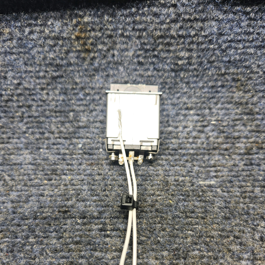 Used aircraft parts for sale, G/S ENGAGE LIGTH MOONEY M20J G/S ANNUCIATOR LIGHT