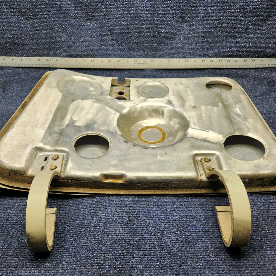 Used aircraft parts for sale, 0717037-6 PIPER- CESSNA-BEECH- MOONEY VARIOS CESSNA 172 RG BAGGAGE DOOR STRUCTURE