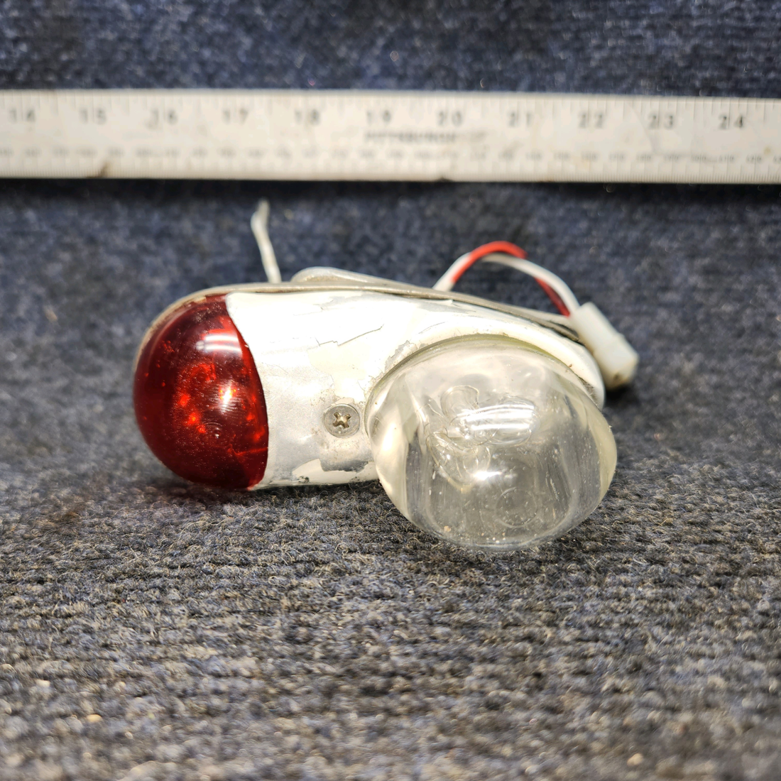 Used aircraft parts for sale, 01-0770054-00 WHELEN A650-PR-14V Beechcraft A24R Wing Nav Light w Strobe (Red, 14V) Cap is dent