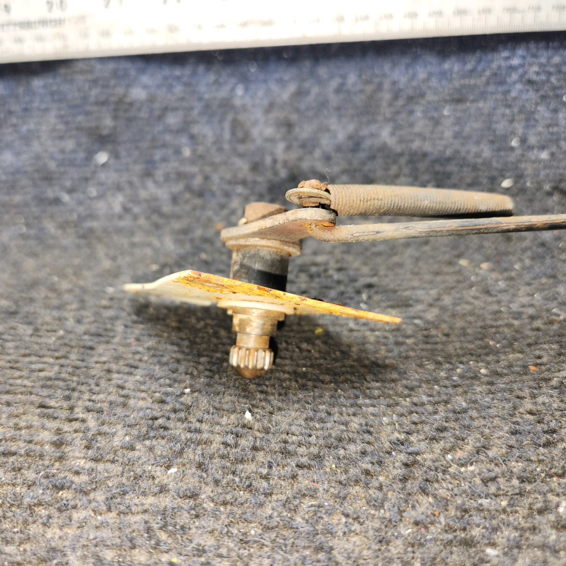 Used aircraft parts for sale, 63007-000 Piper PA-28-140 Door Latch Rod