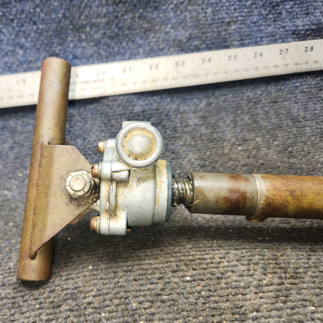 Used aircraft parts for sale, C301002-0301 Cessna 172F Flap Actuator