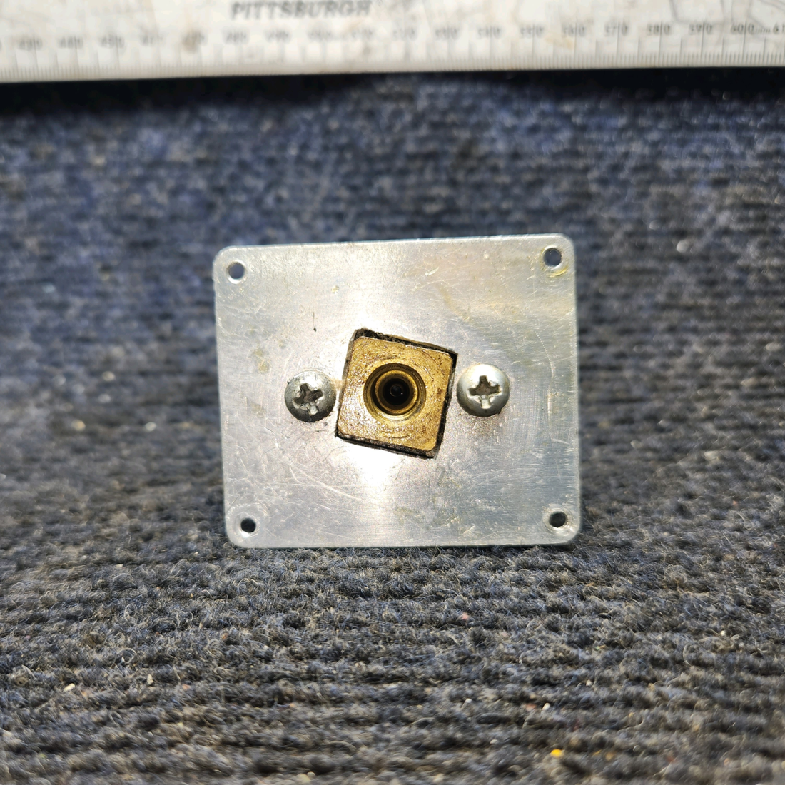 Used aircraft parts for sale, 1508199 Continental Oil Press Indicator