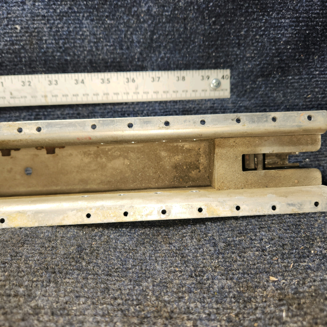 Used aircraft parts for sale, 0512124-43 Cessna 172E Center Spar Assembly