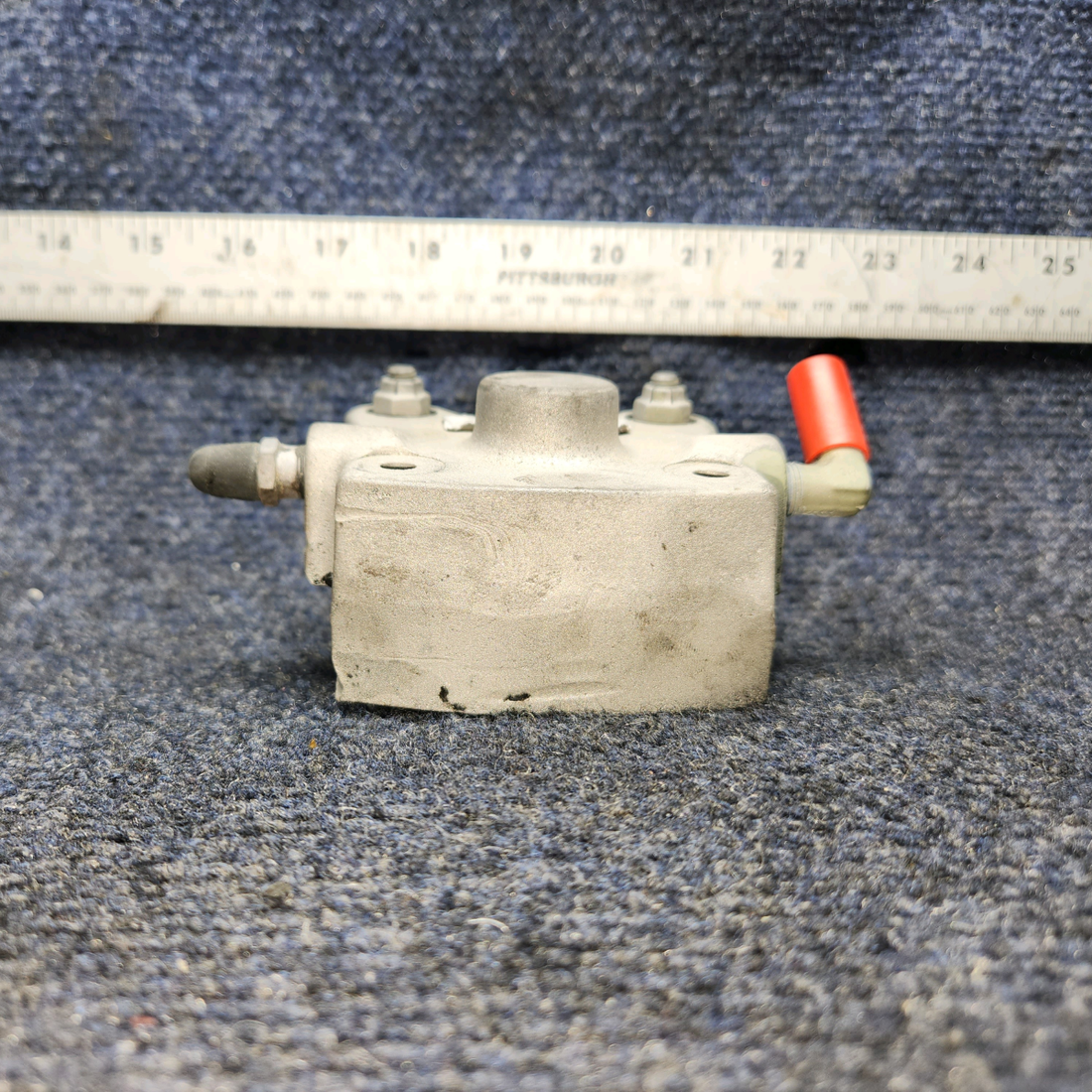 Used aircraft parts for sale, C163030-0107 Cleveland 30-63A CESSNA 172K BRAKE CALIPER ASSEMBLY LH OR RH (CORROSION) SANDBLASTED