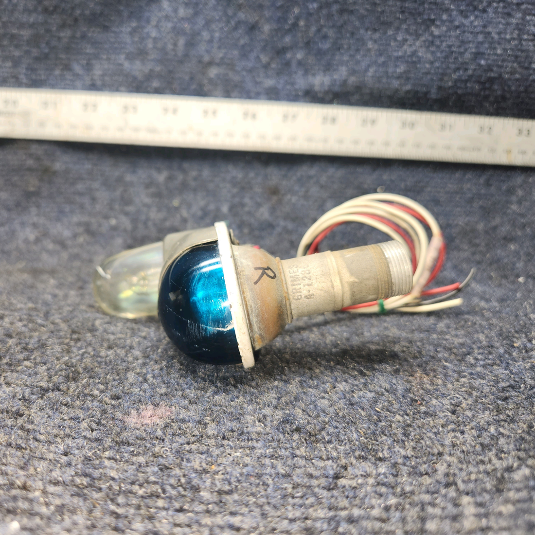 Used aircraft parts for sale, 472-895 Piper PA28-140 Nav Light Assy w/ Green Strobe – 14 volts