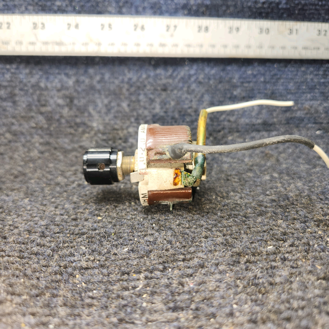 Used aircraft parts for sale, 1D1-763 Beechcraft C23 SUNDOWNER Overhead Light Dimmer Rheostat – 160 Ohm