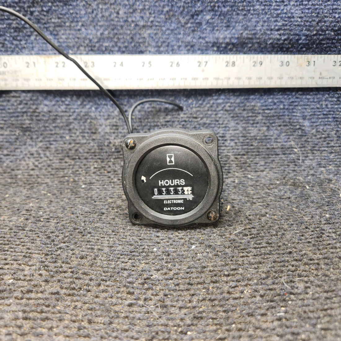 Used aircraft parts for sale, 100690 Datcon 873-IB cessna 172k Hour Meter Indicator – 12/24V, 333.2 Hours