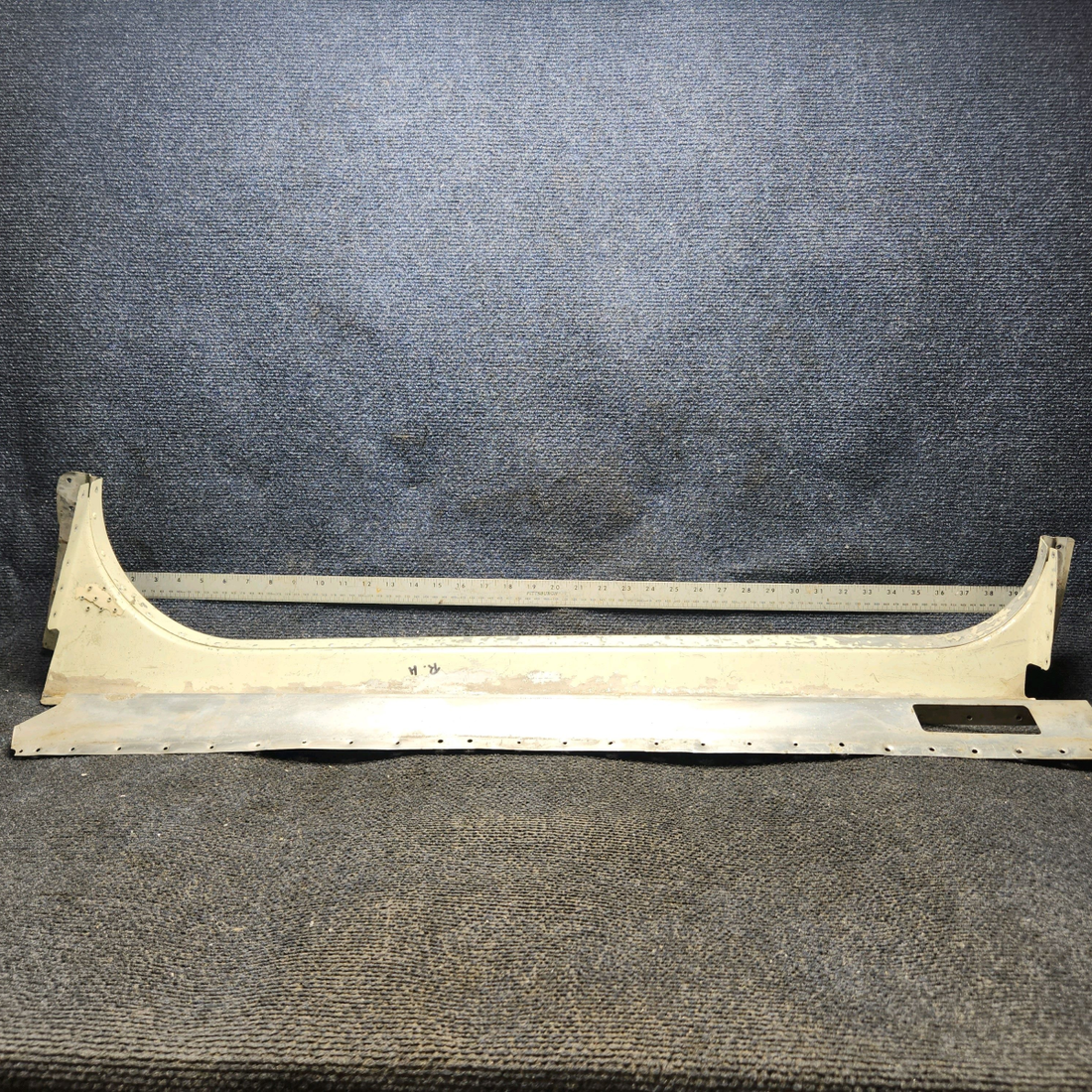 Used aircraft parts for sale, 0511116-13 Cessna 172E Lower Door Sill Assy With Support RH