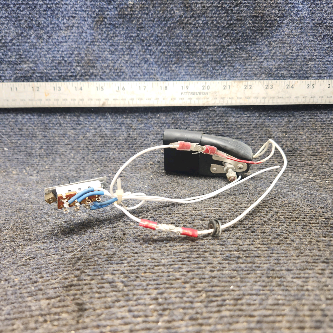 Used aircraft parts for sale, 1470089-14 cessna 172N Map Light Assembly