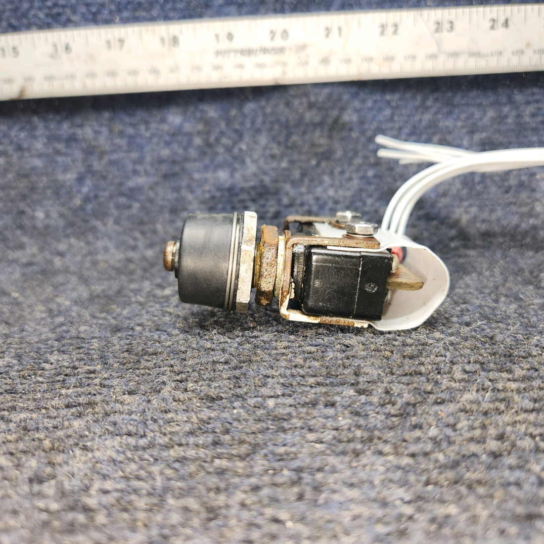 Used aircraft parts for sale, DT-2R-A7 PIPER PA-24-250 Landing Gear Micro Limit Switch