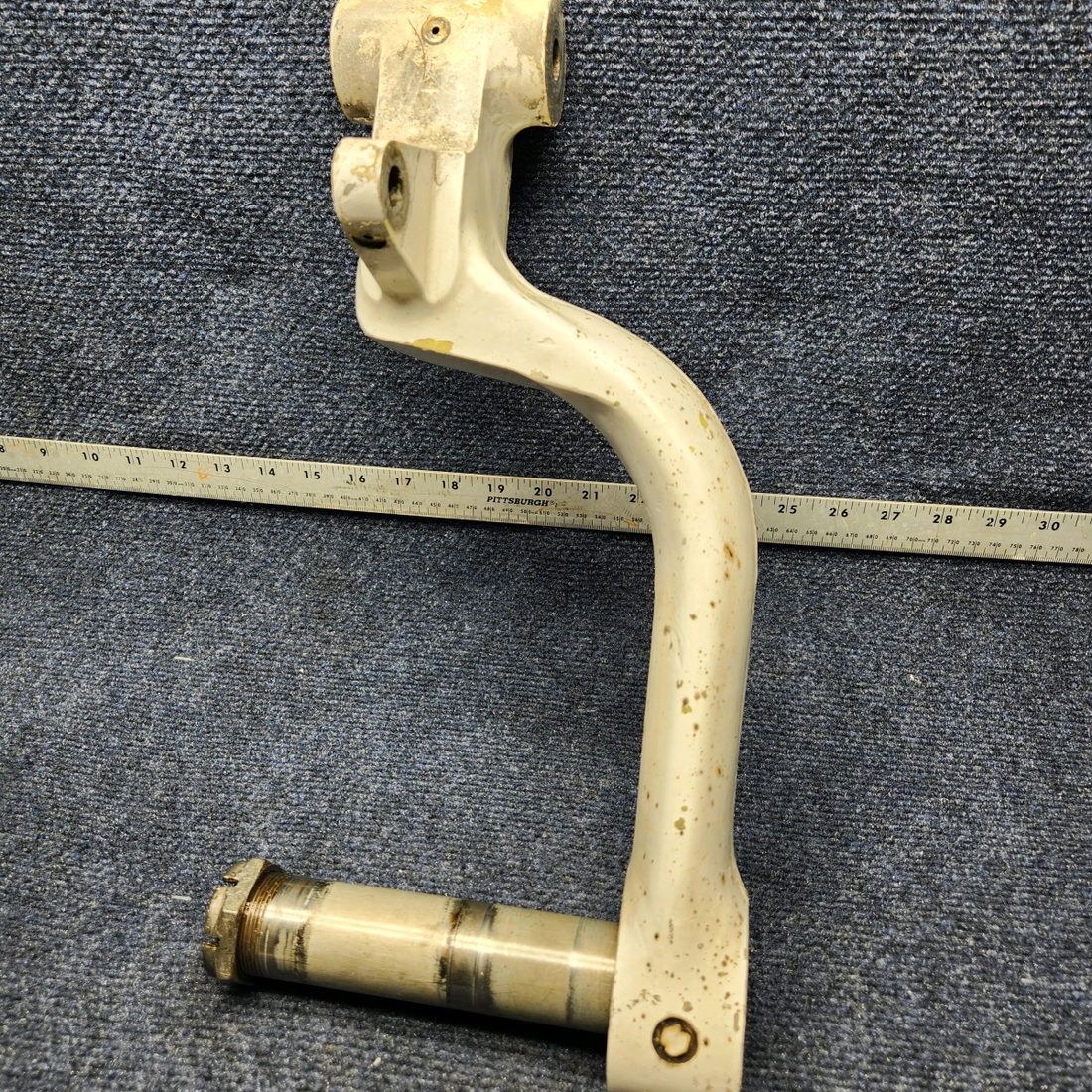 Used aircraft parts for sale, 169-810000-613 Beechcraft C23 SUNDOWNER NOSE,  MAIN LANDING GEAR FORK AND AXLE ASSEMBLY LH