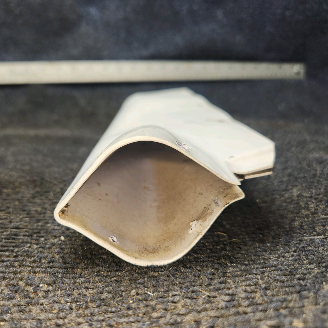Used aircraft parts for sale, 0531006-112 cessna 172N Rudder Tip