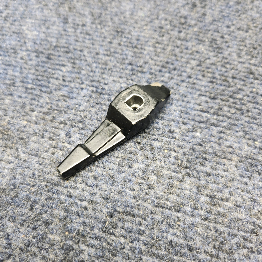 Used aircraft parts for sale, 0716623-2 CESSNA C172RG FUEL SELECTOR VALVE HANDLE ASSEMBLY