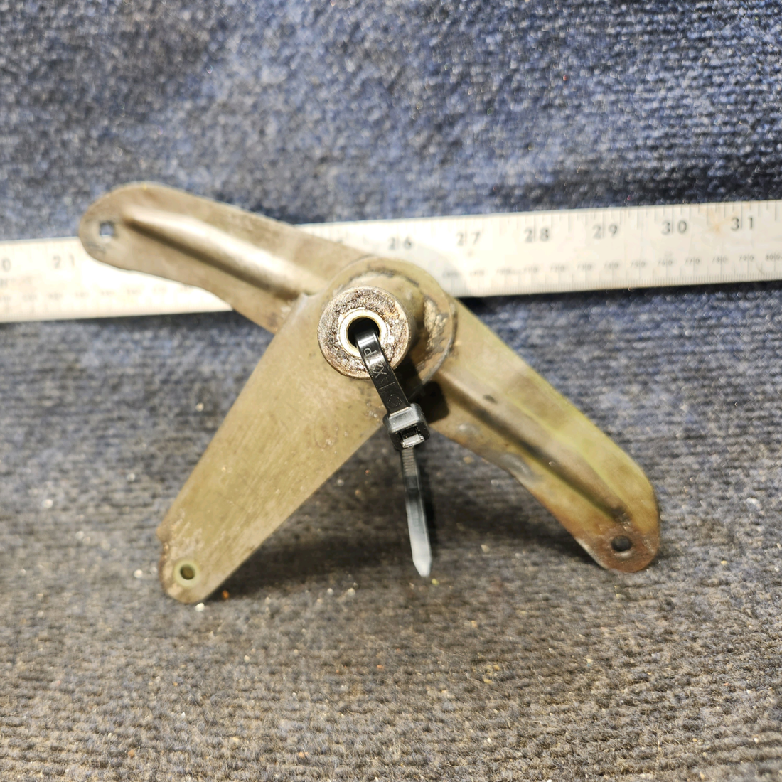 Used aircraft parts for sale, 0523535-1 Cessna 172 Bellcrank Assembly, Right Flap