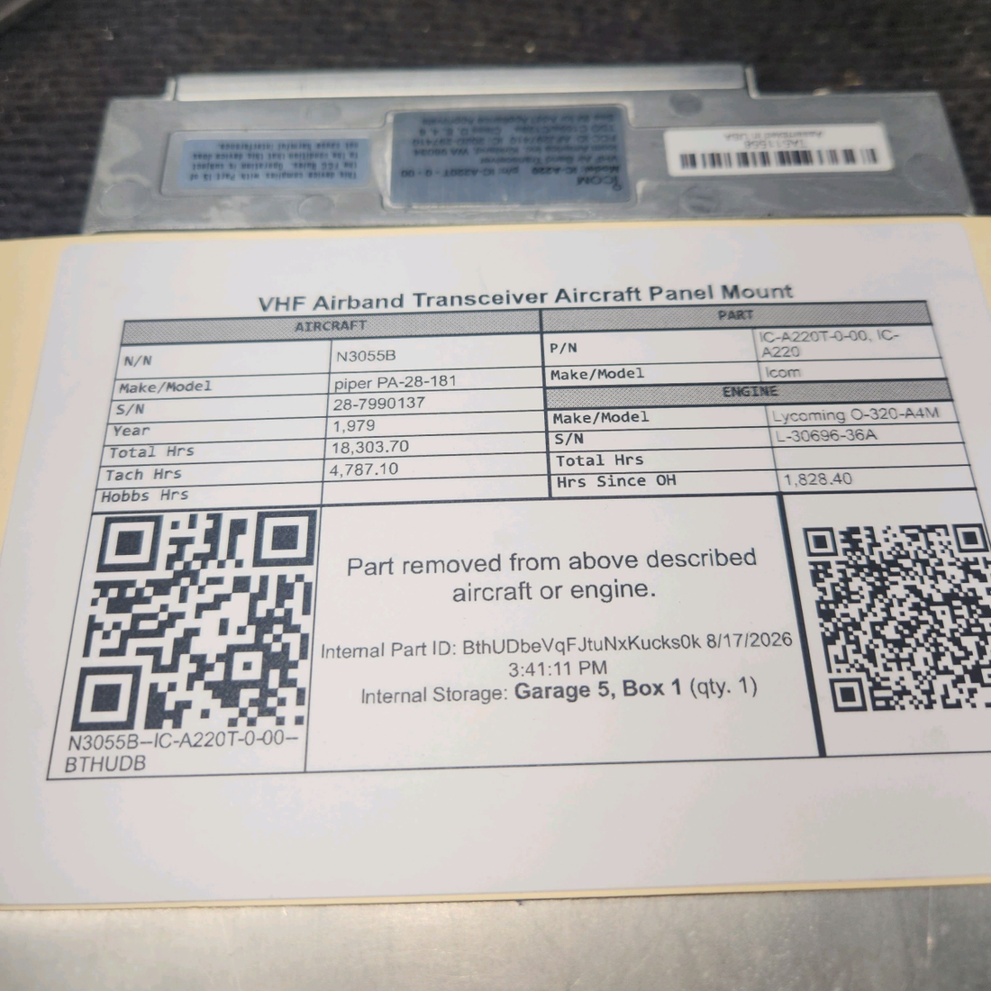Used aircraft parts for sale, IC-A220T-0-00 Icom IC-A220 piper PA-28-181 VHF Airband Transceiver Aircraft Panel Mount