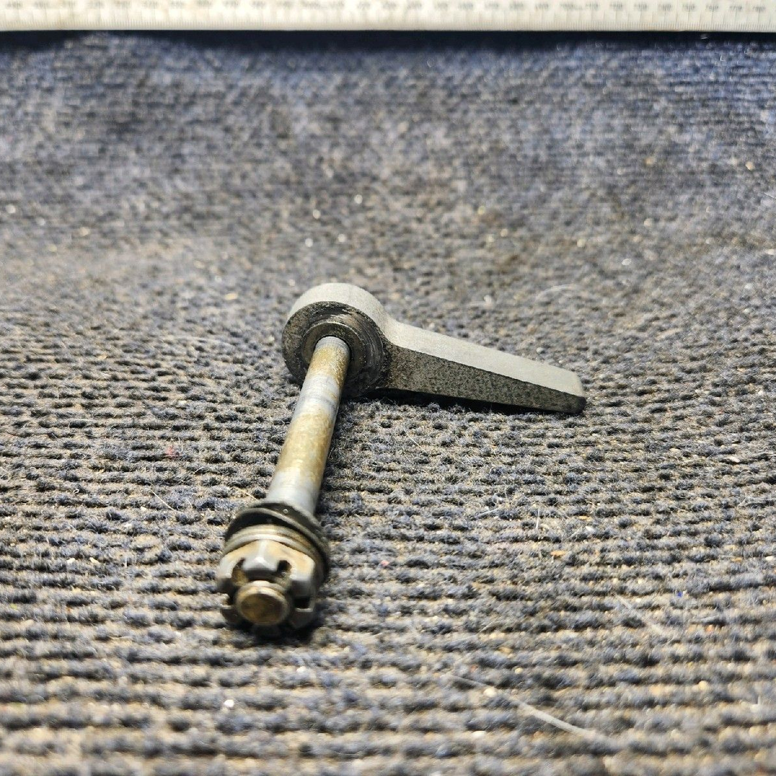 Used aircraft parts for sale, 66773-000, 63039-004 piper PA-28-181 Quadrant Adjusting Handle