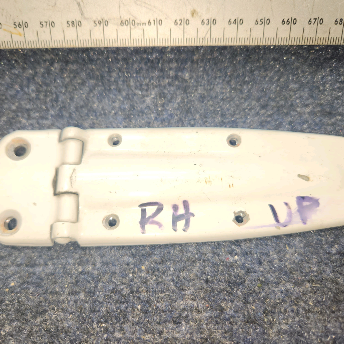 Used aircraft parts for sale, 0413426-4 Cessna C-150J Hinge Assy L.H Lower or R.H Upper