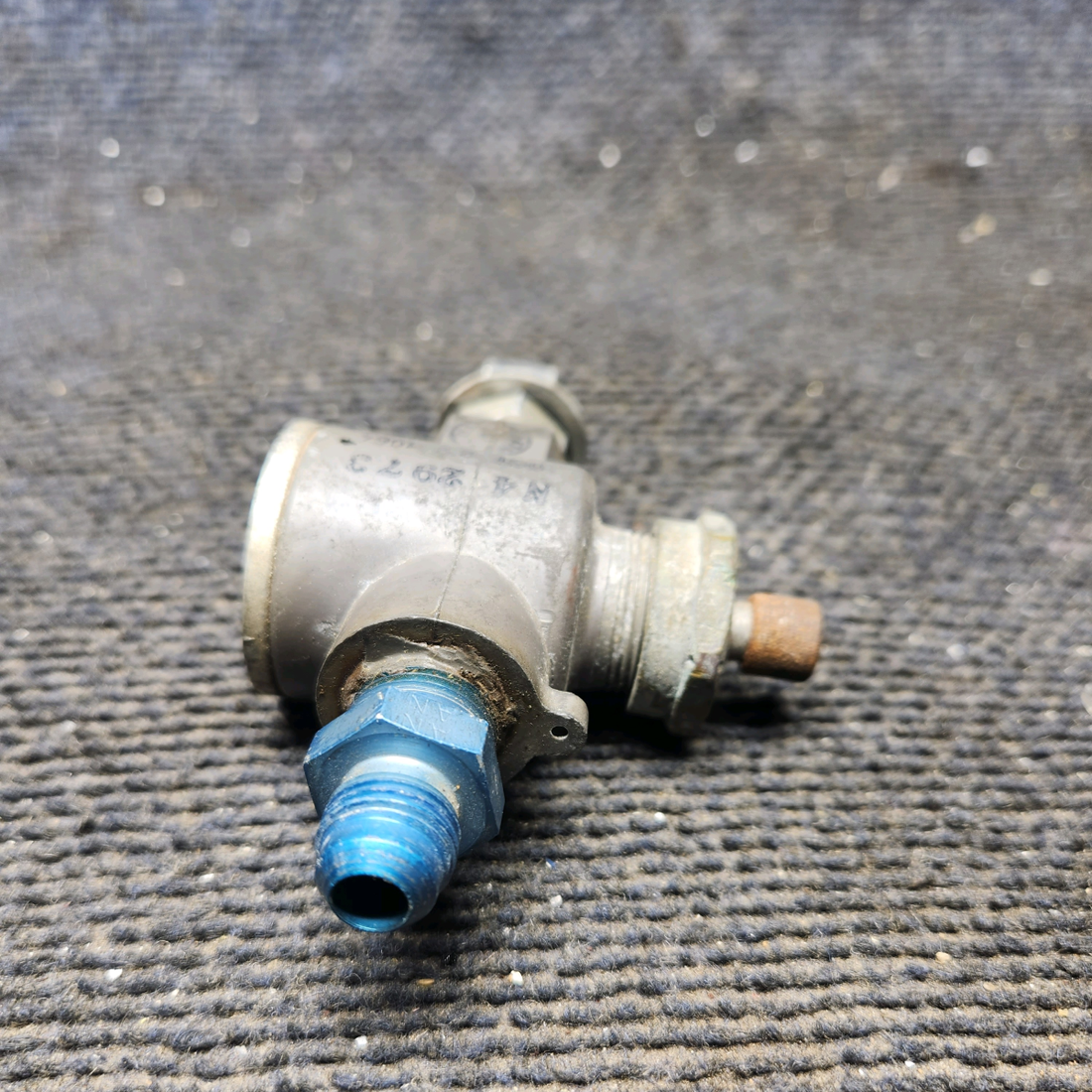 Used aircraft parts for sale, C482001-0101 cessna 150G Suction Relief Valve