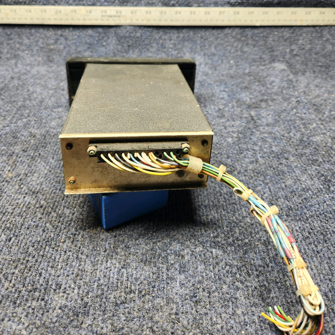 Used aircraft parts for sale, 43610-1202 CESSNA C172RG AMPLIFIER COMPUTER WITH TRAY "FOR PARTS,CORE"