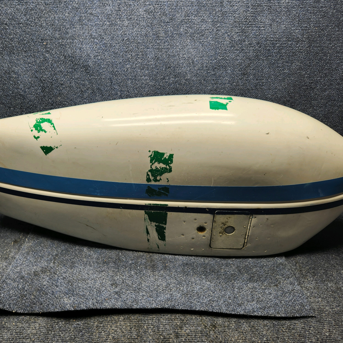 Used aircraft parts for sale, 0541223-16 Cessna  [part_model] WHEEL PANT ASSEMBLY RH W/ DOOR