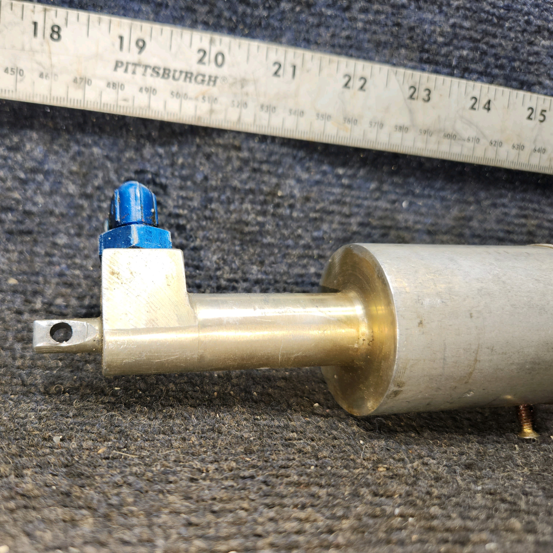 Used aircraft parts for sale, 0541138-20 cessna 150G Brake Cylinder Assembly